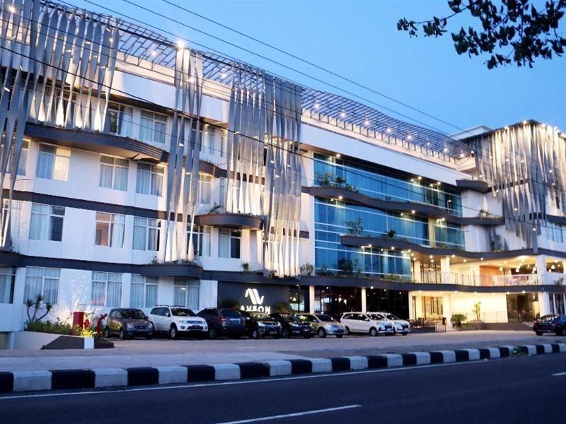 Aveon Hotel Yogyakarta By Daphna Management Exterior photo